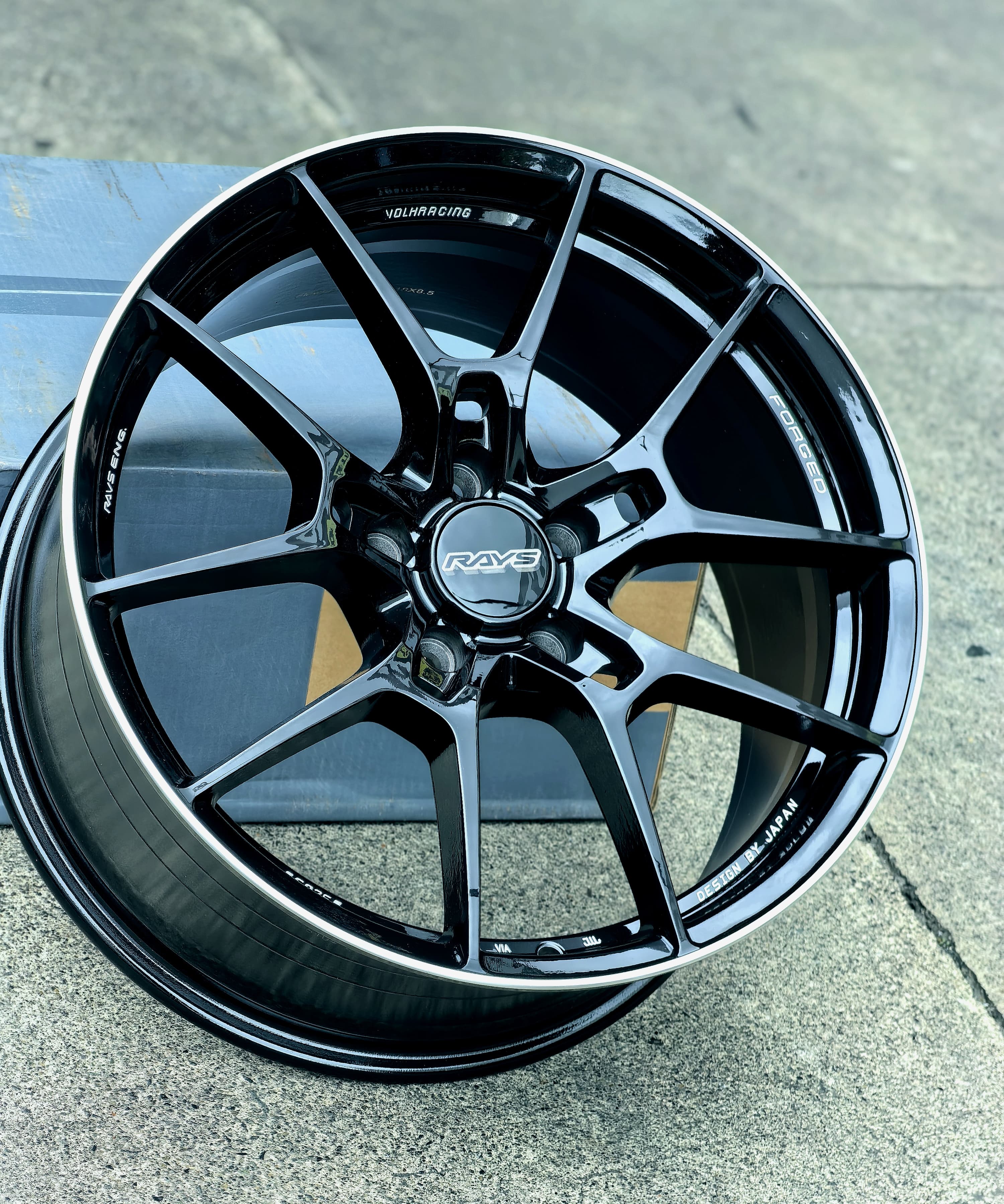 AD85HT-34 18X8.5 5X108 ET40 CB73.1