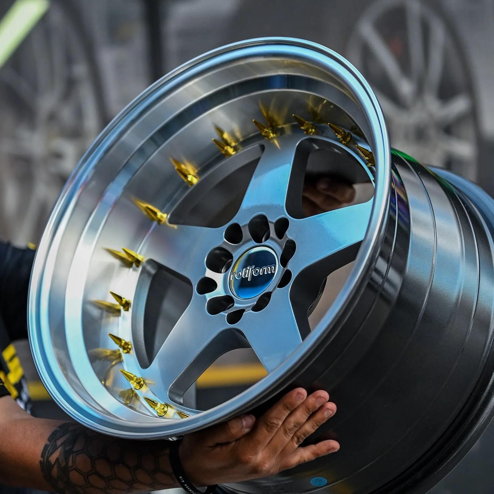 AD75H-29 17X10.5 10X100/114 ET8 CB73.1