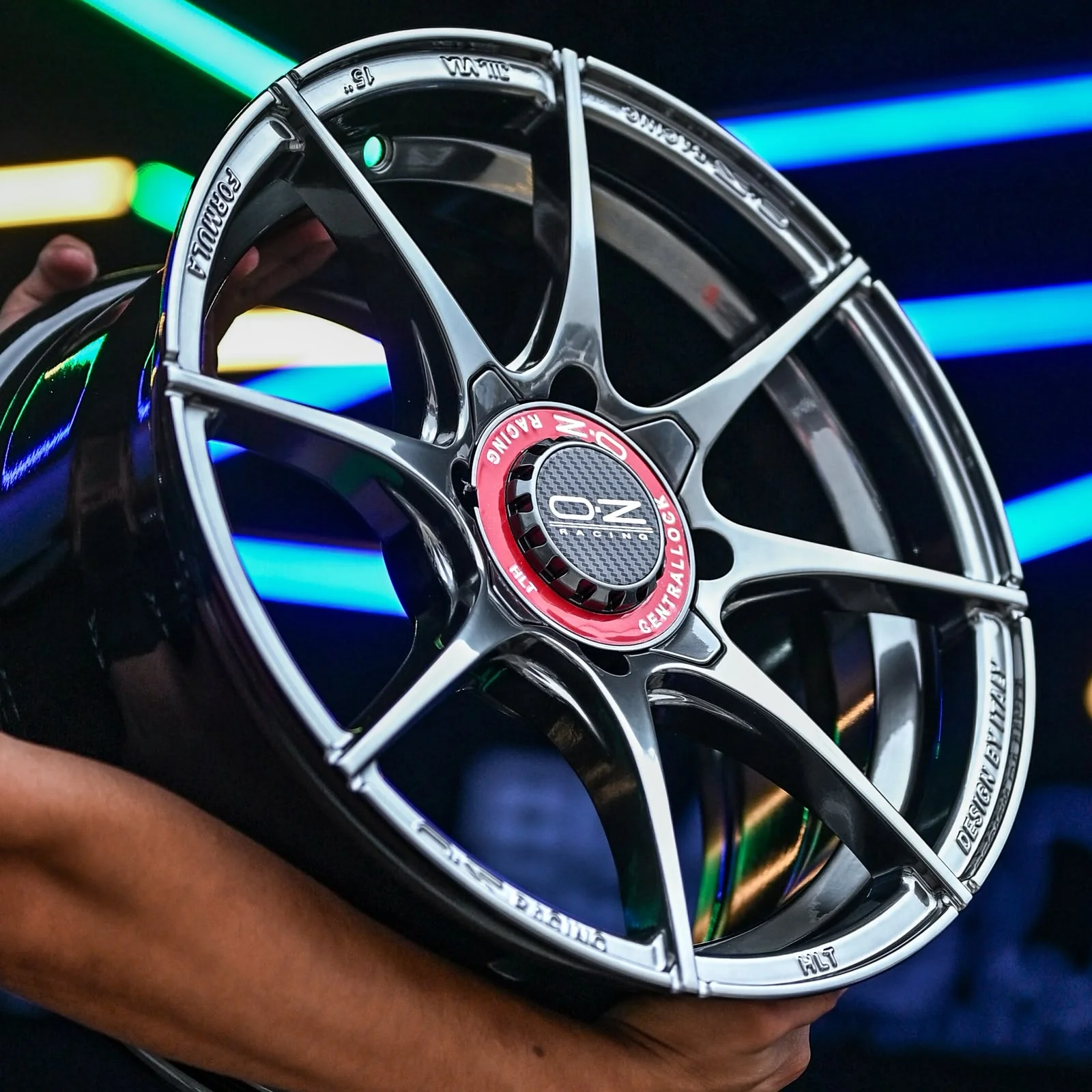 AQX74H-530 15X7 8X100/114.3 ET35 CB73.1