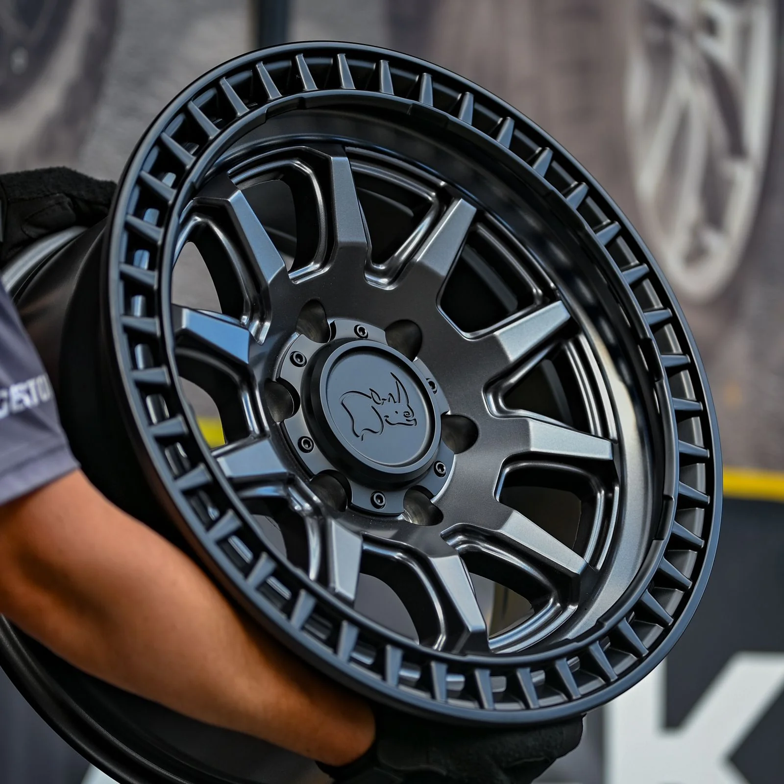 AOD74X46H-33 BLACK RHINO CALICO 17X8.5 6x139 ET0 CB106