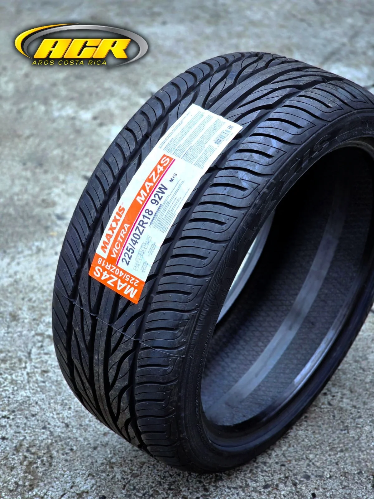225/40R18 Maxxis Victra Z4
