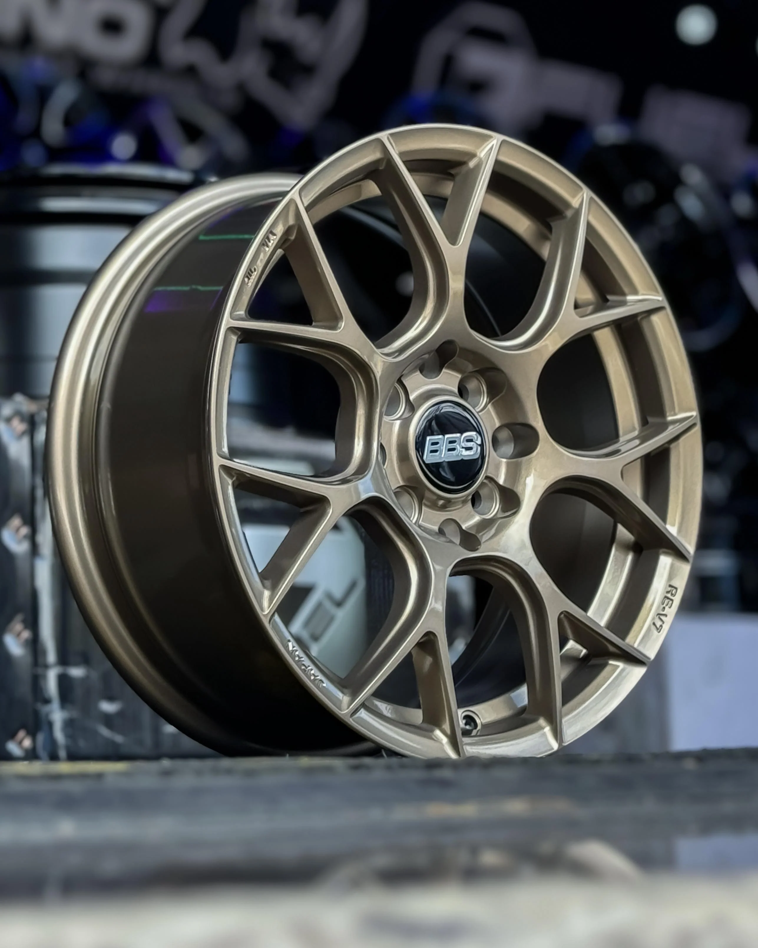 AQX74H-569 15X6.5 8X100/114.3 ET38 CB73.1