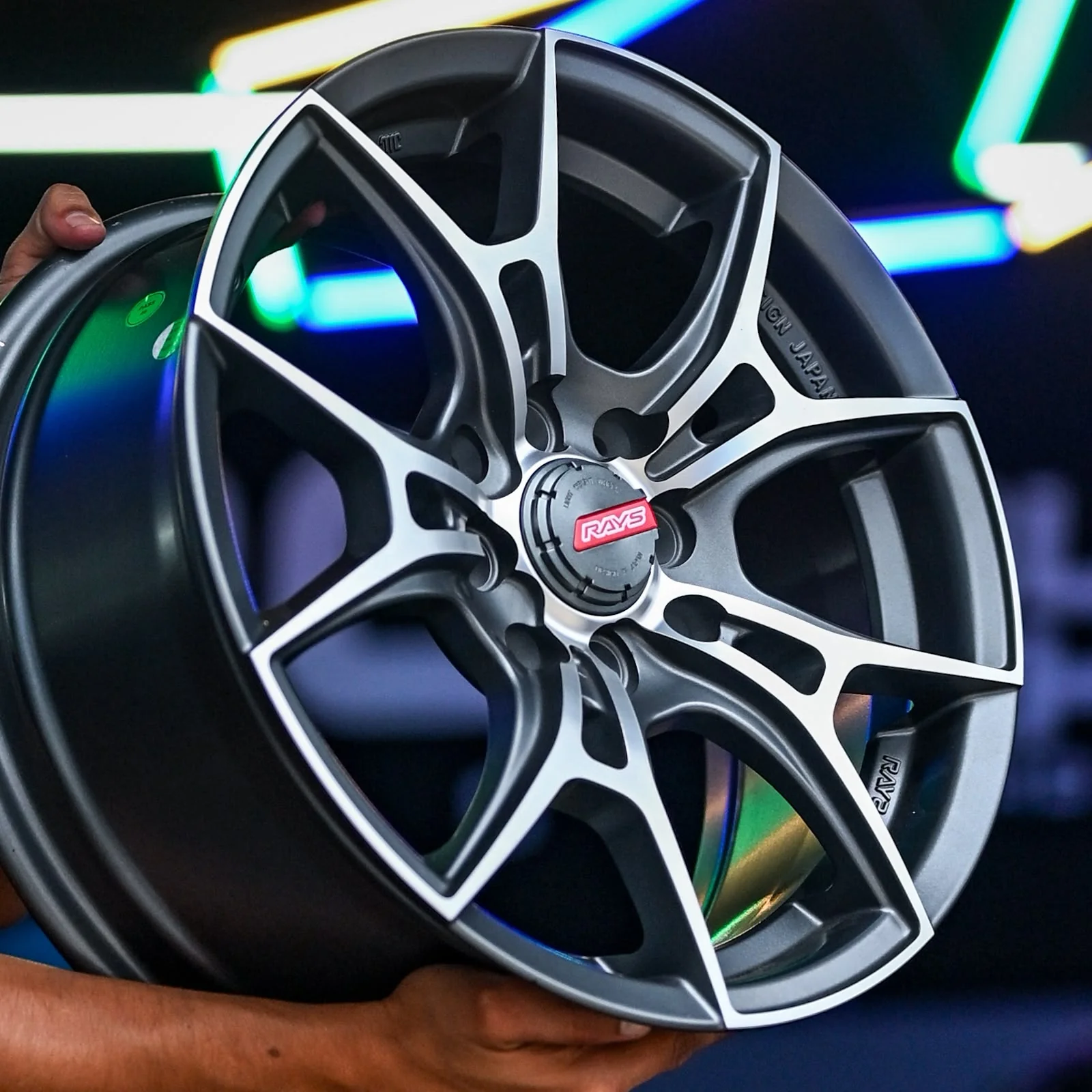 AQX74H-432 15X6.5 8X100/114.3 ET38 CB73.1