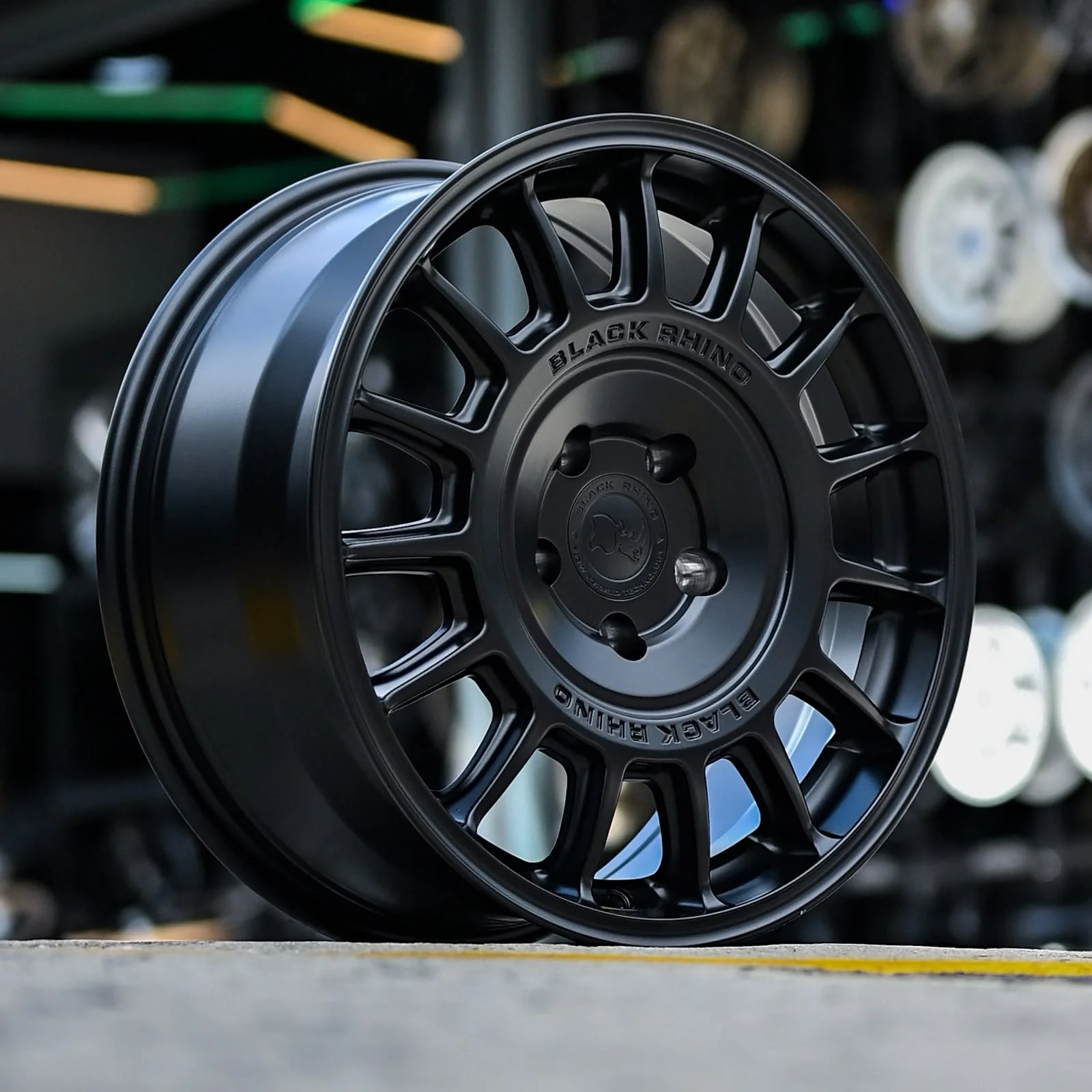 AOD84X45HA-01 BLACK RHINO VOLL 18X8 5X120 ET25 CB72