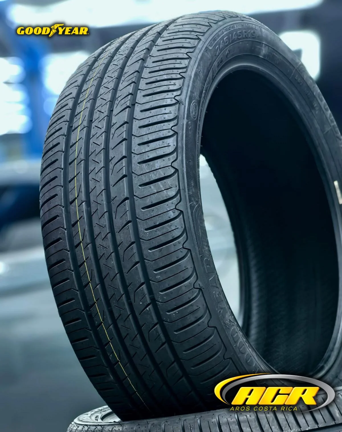 245/45R19 Goodyear Efficient Grip SUV Performance