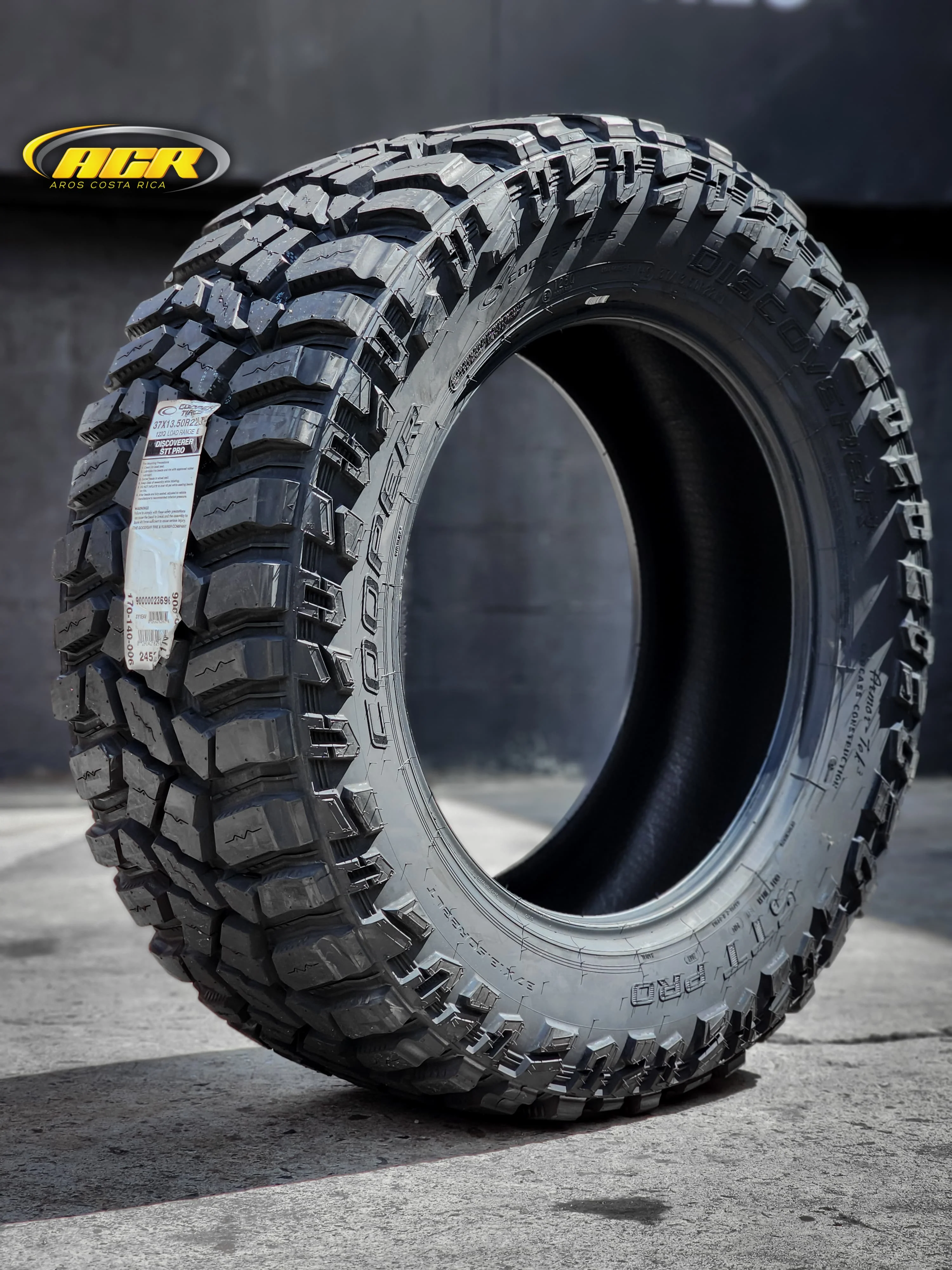 37x13.50R22 Cooper Discoverer STT PRO MT