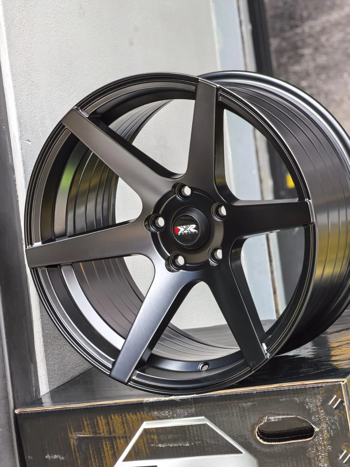 AD75H-395 17X9.5 5X100 ET15 CB73.1