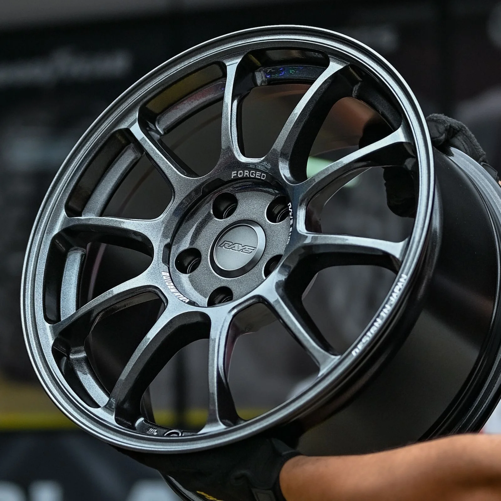 AD75H-468 17X8 5x114.3 ET38 CB73.1