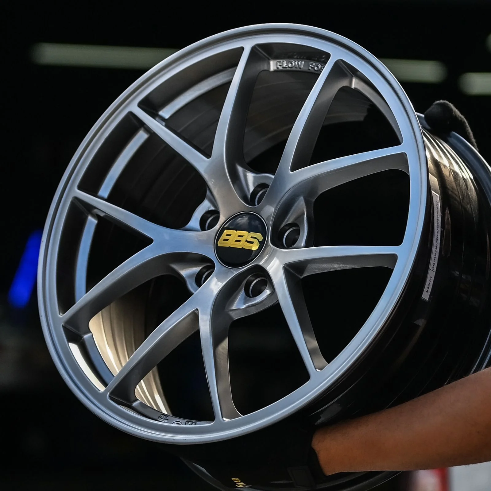 AD85H-154 18X8 5X114.3 ET40 CB73.1