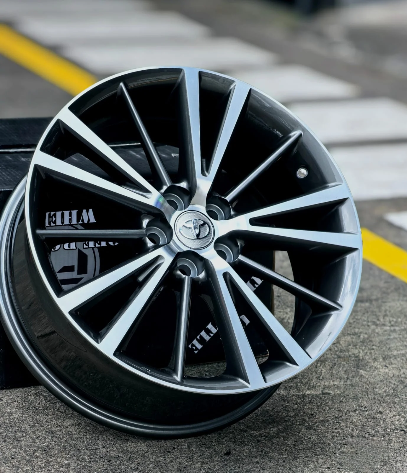 AD75H-362 17X7 5X100 ET35 CB54.1