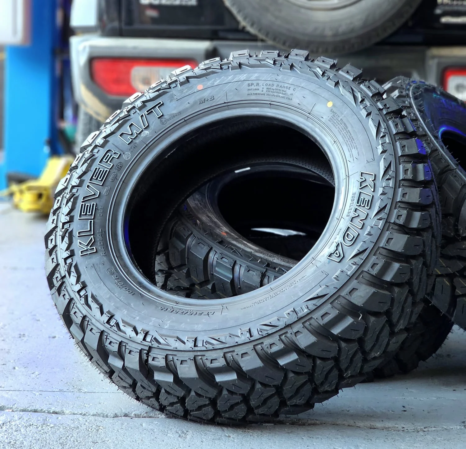 215/75R15 Kenda Klever KR29 MT