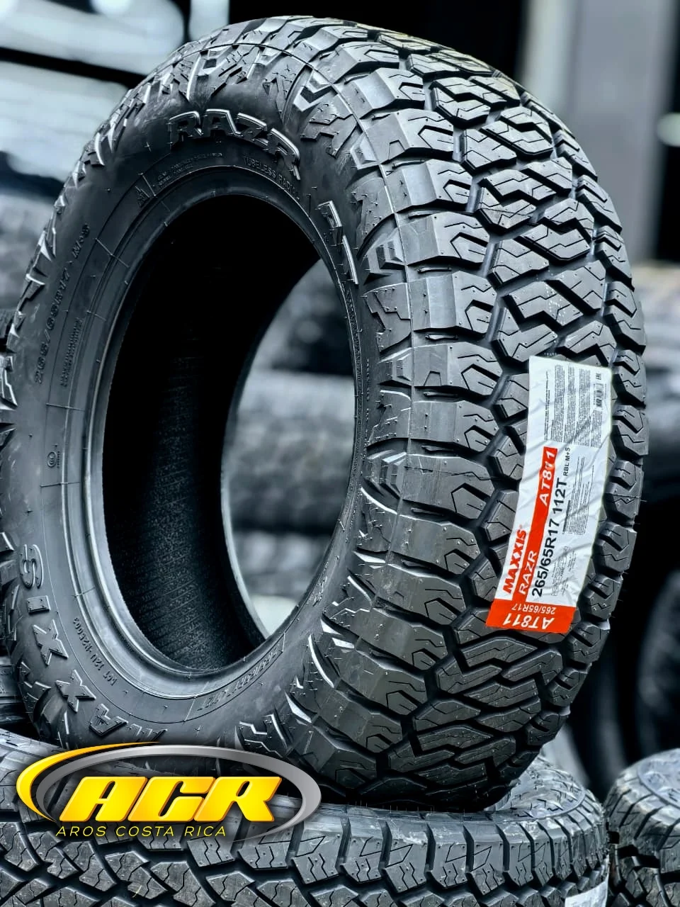 265/65R17 Maxxis Razr AT811
