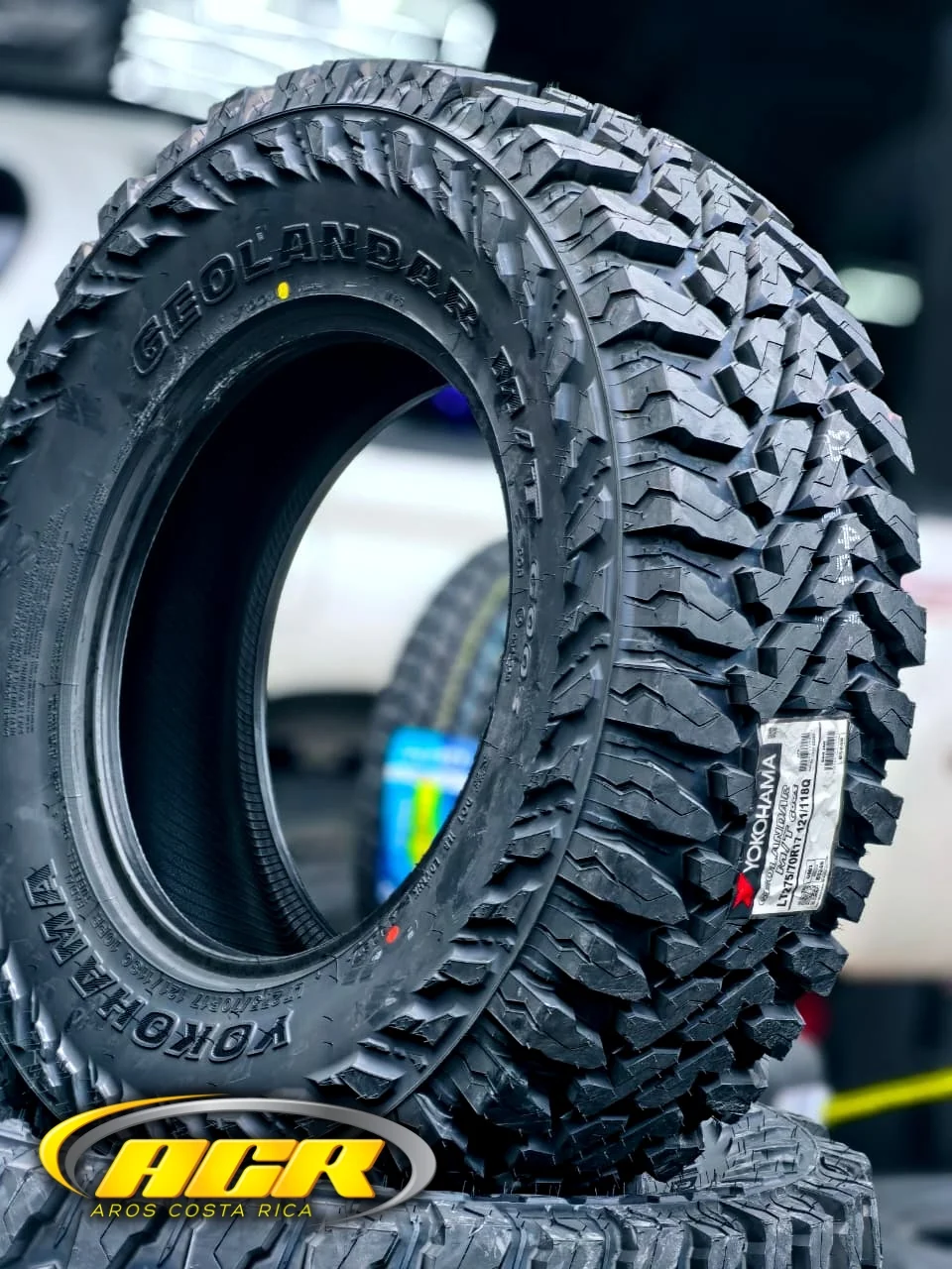 275/70R17 Yokohama Geolandar G003 MT
