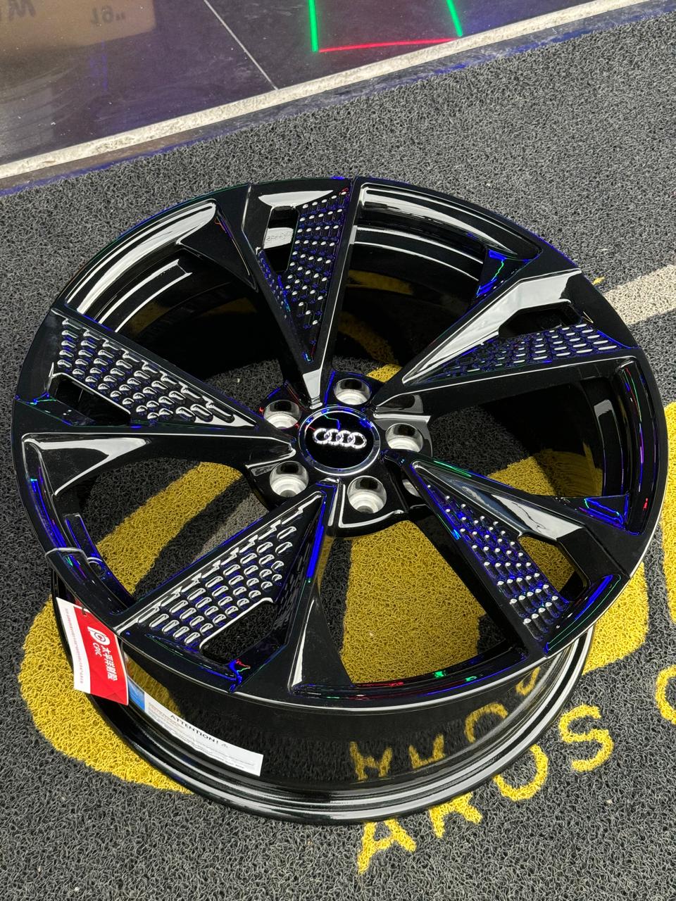 AD9M5H-59 19X8.5 5X112 FACE ET30 CB66.45