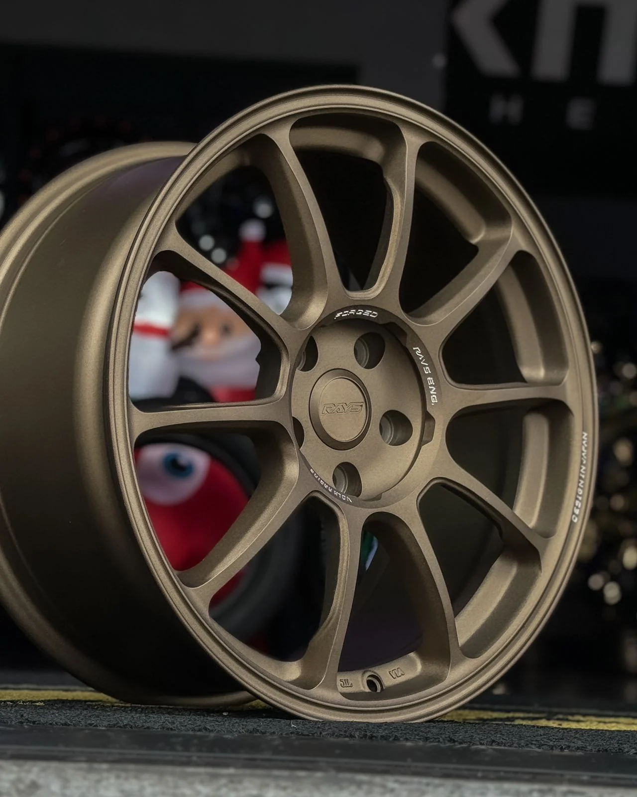 AD85H-190 18X8.5 5X114.3 ET42 CB73.1