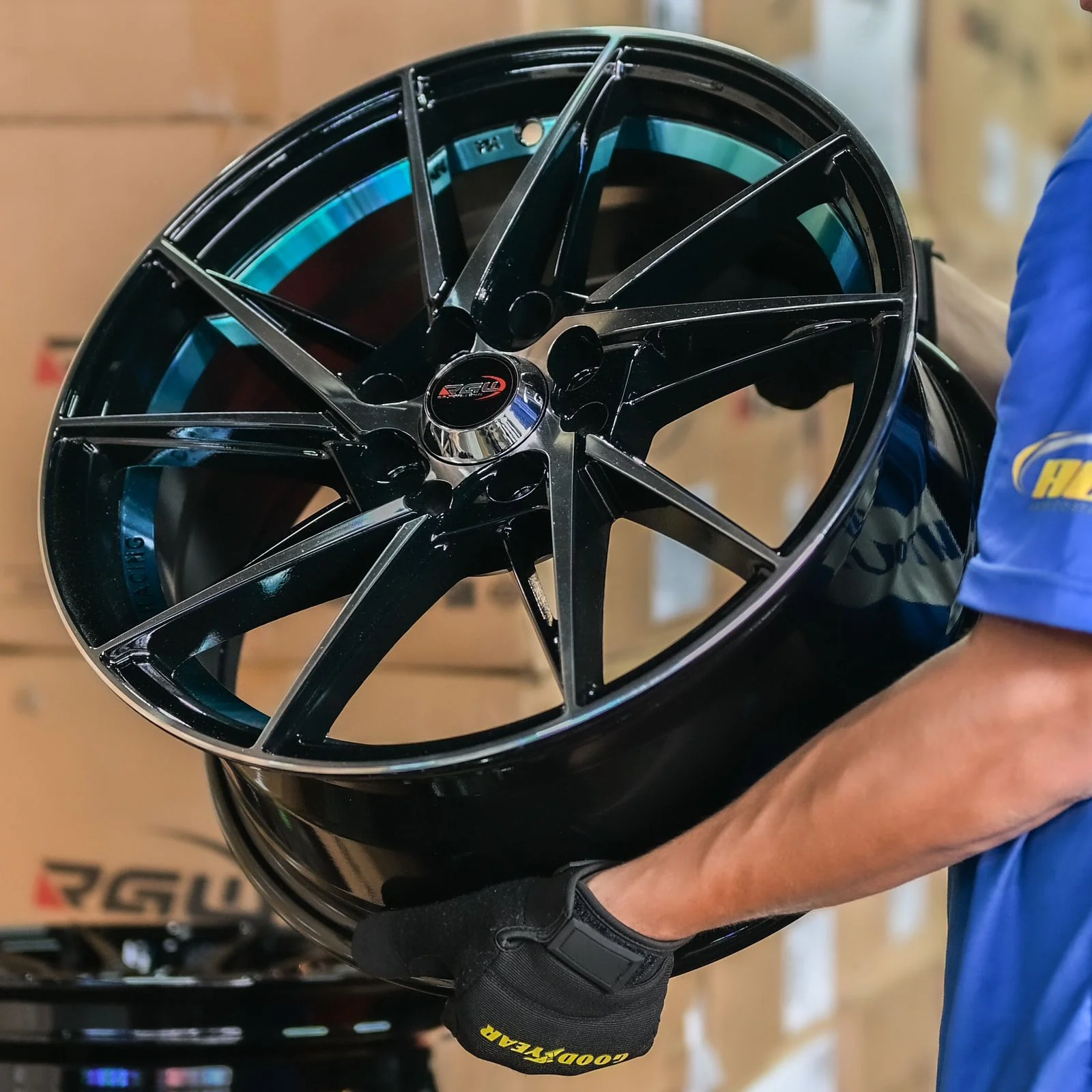 AQX74H-548 15X6.5 8X100/114.3 ET38 CB73.1