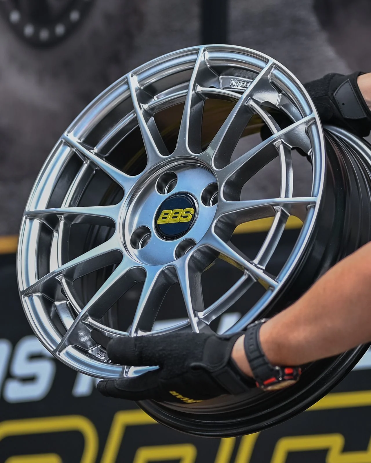 AQX74H-425 15X6.5 4X100 ET35 CB73.1