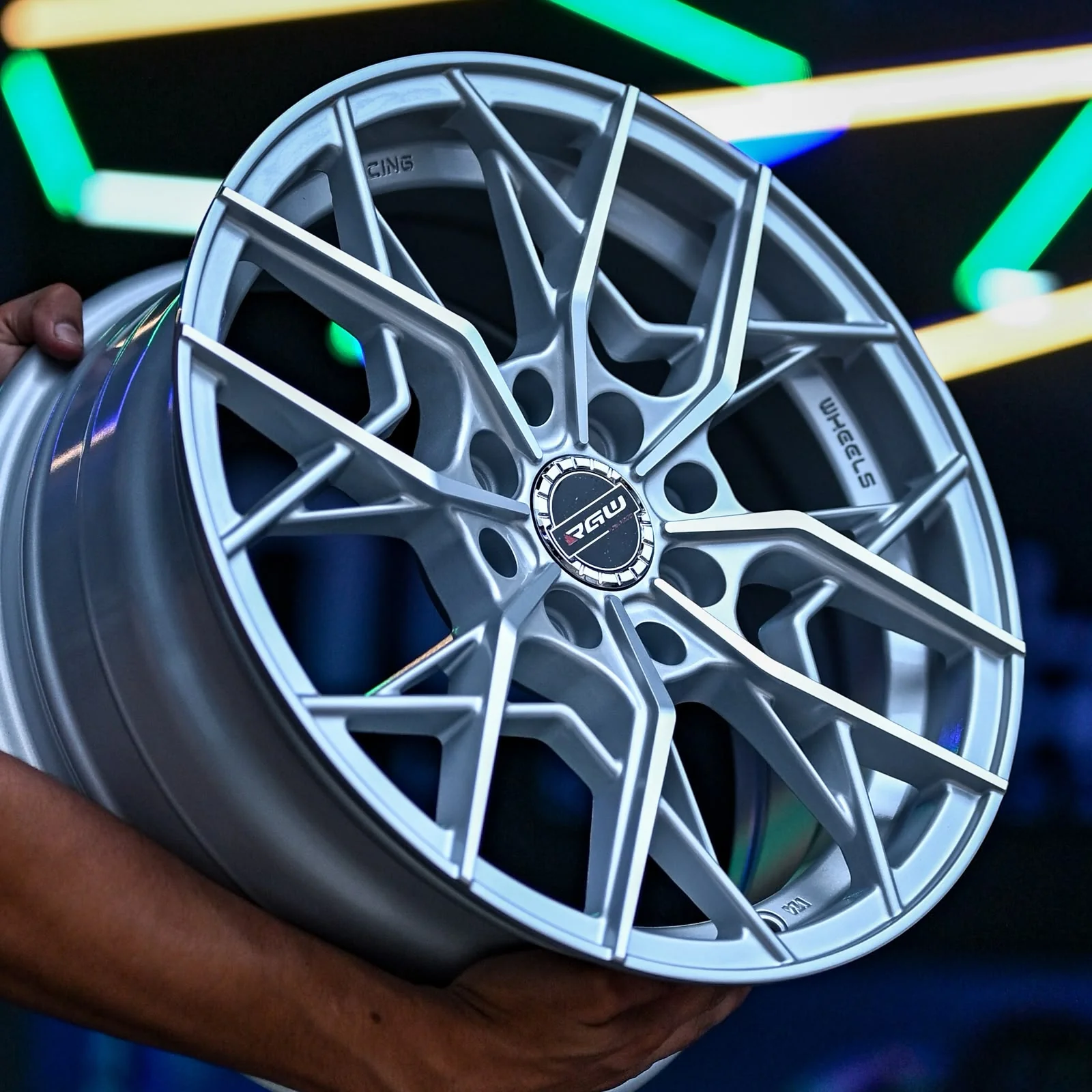 AQX74H-490 15X6.5 8X100/114.3 ET38 CB73.1