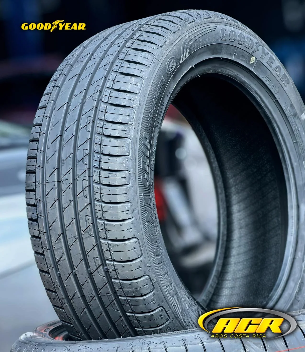 215/55R17 Goodyear Efficientgrip Performance