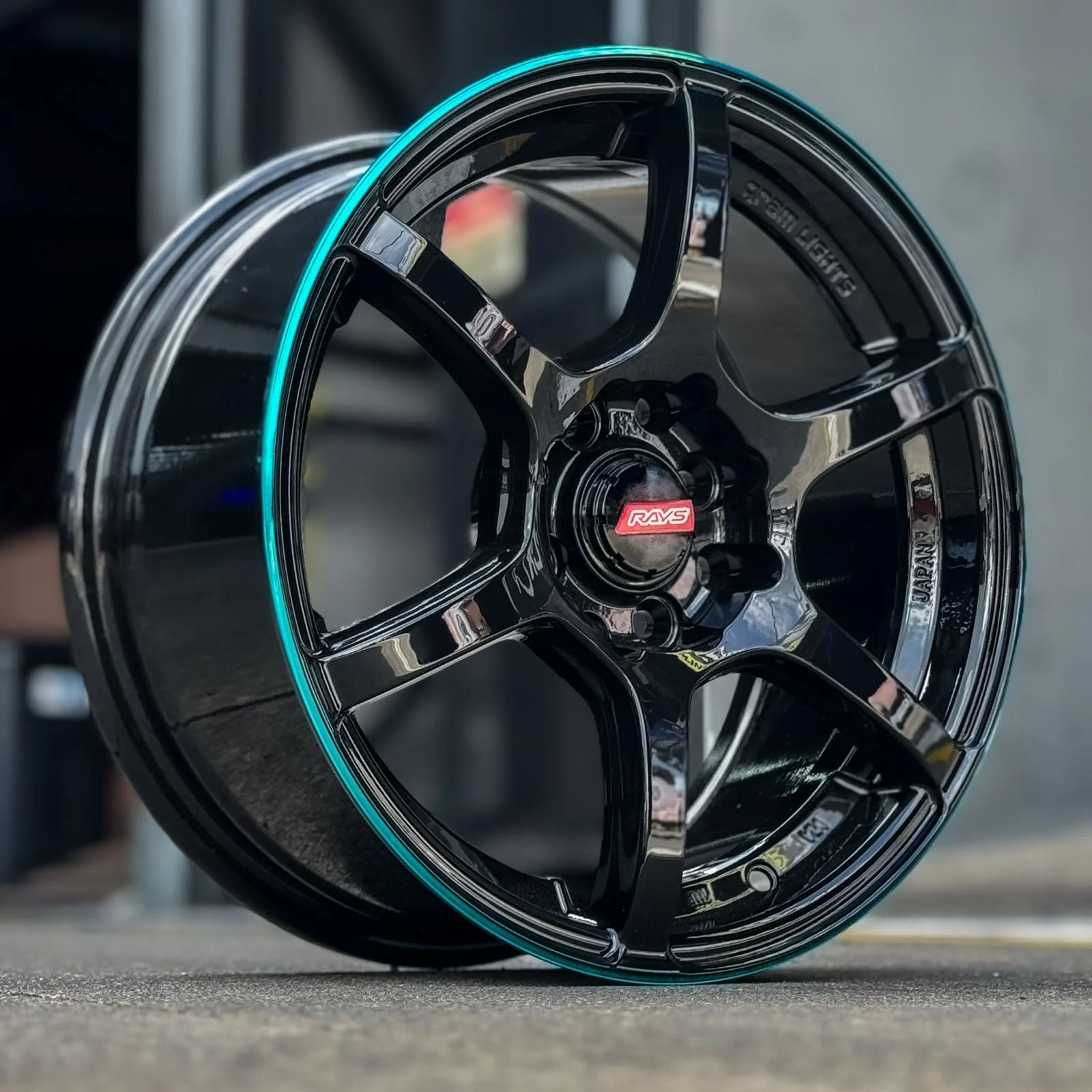 A1732 14x5.5 8x100/114.3 ET30 CB73.1