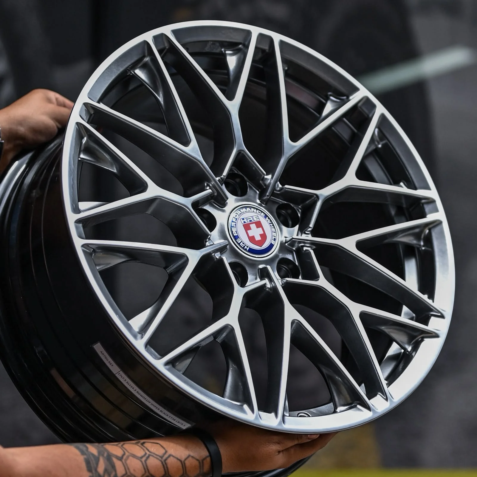 AD75H-557 17x7.5 5x114.3 ET38 CB73.1