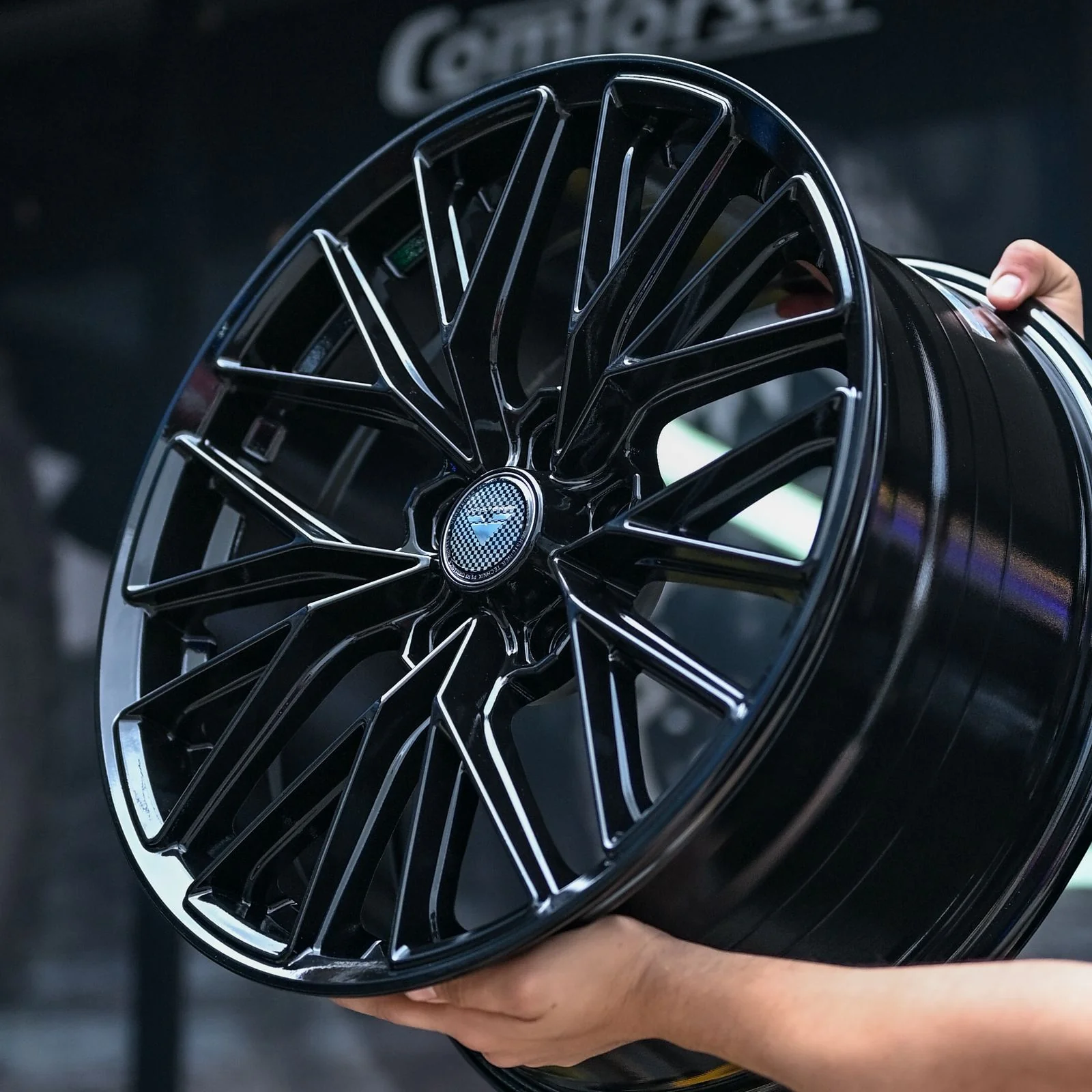 AD85H-224 18X8.5 5X112/114 ET38 CB73.1