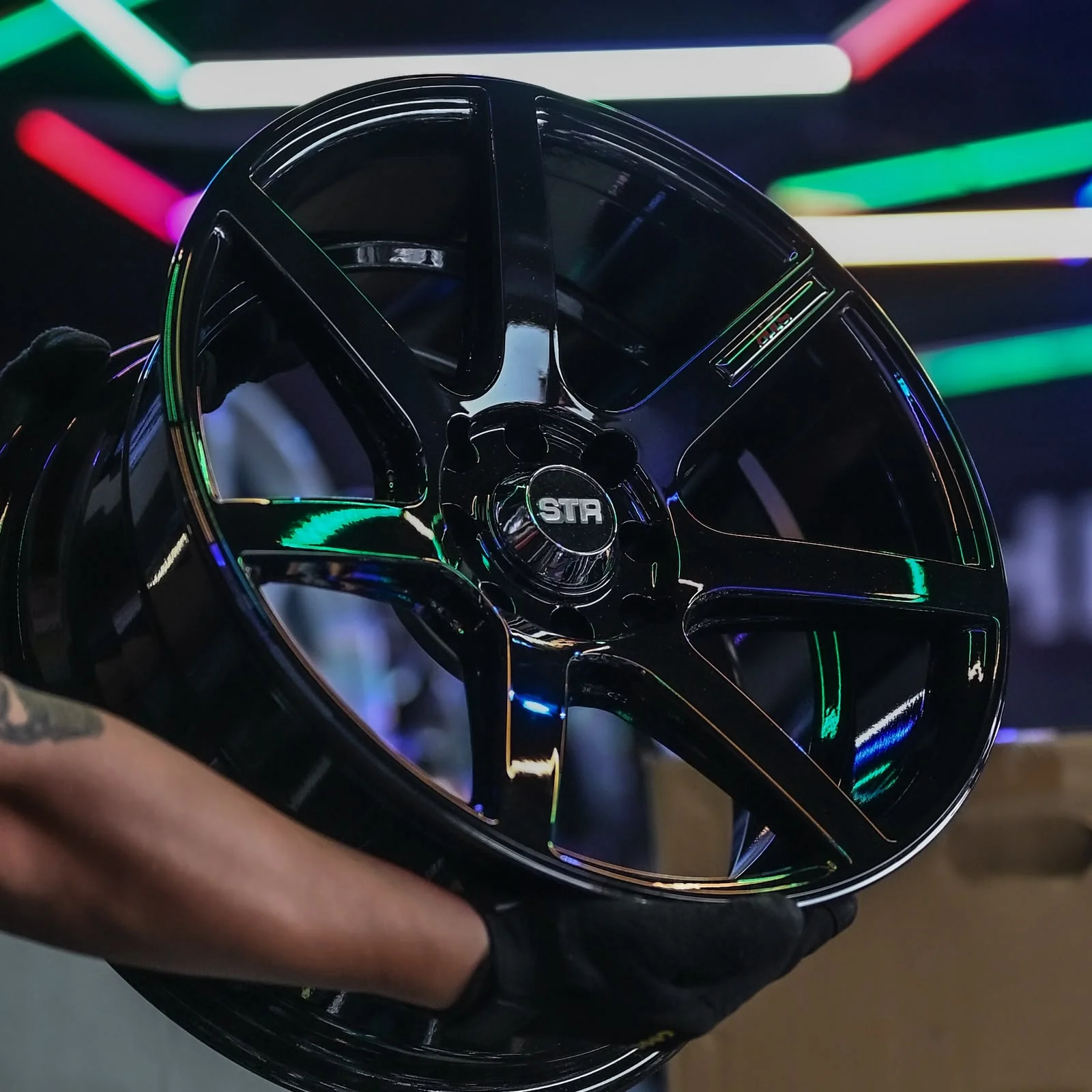 ADX84H-154 16X8 8X100/114.3 ET20 CB73.1