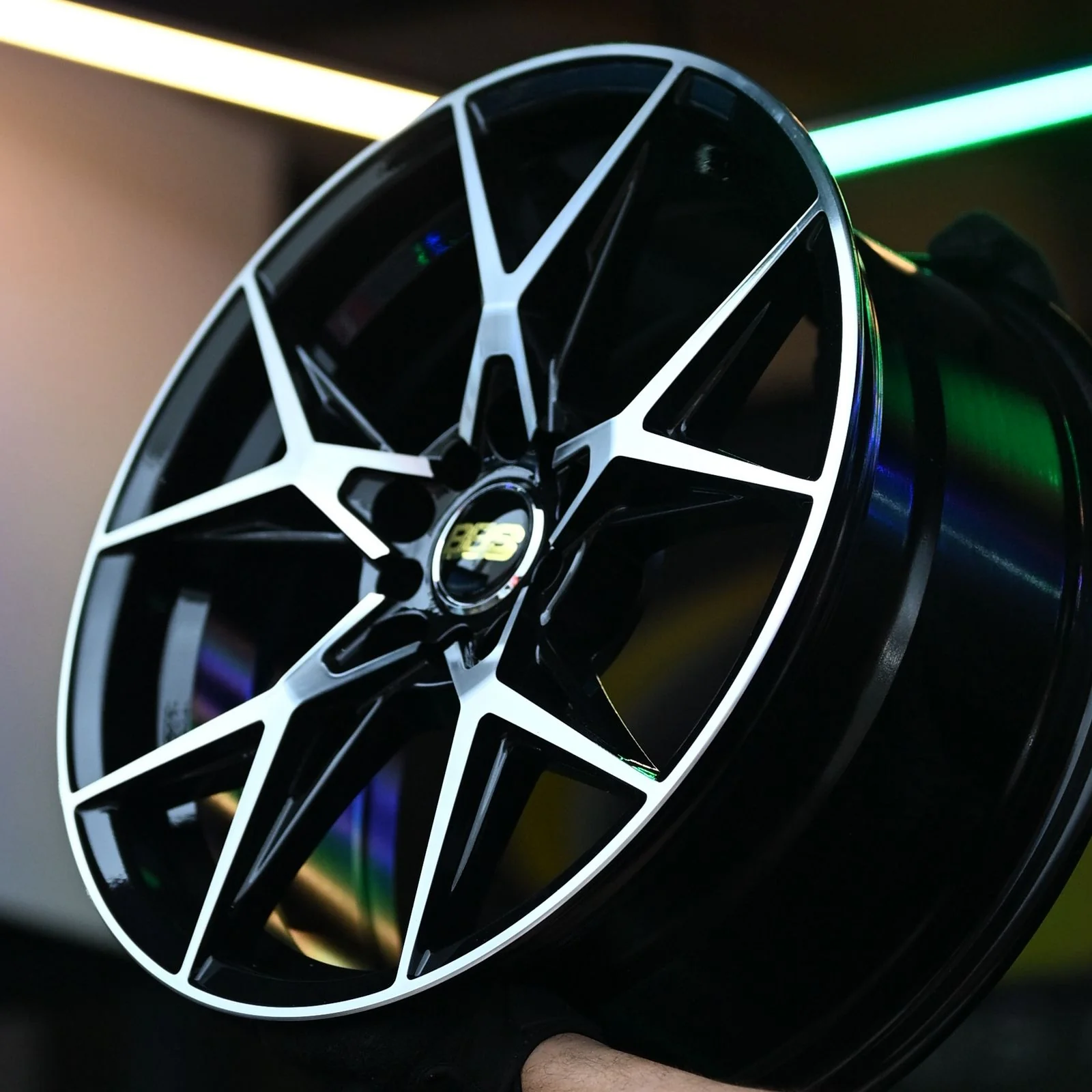 AD75H-587 17x7.5 10x100/114.3 ET35 CB73.1