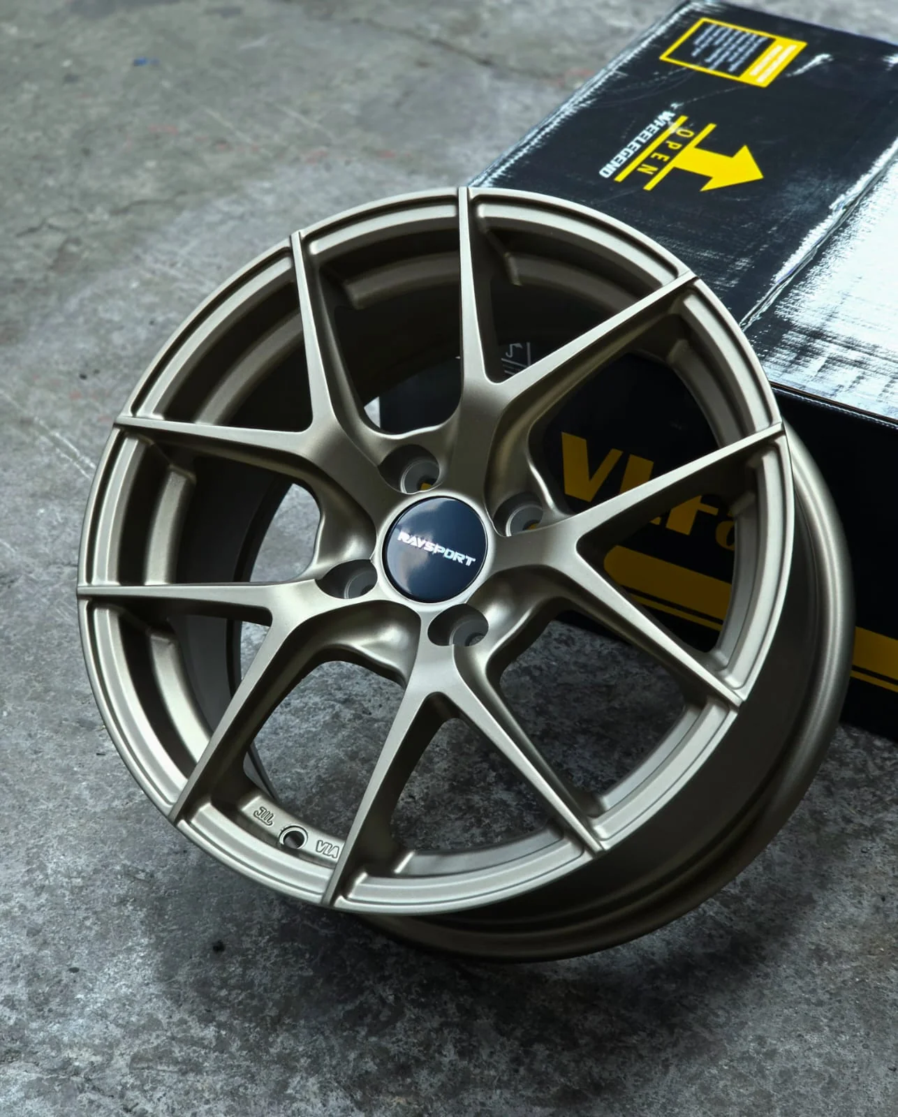 AQX74H-321 15X7 4X100 ET35 CB73.1