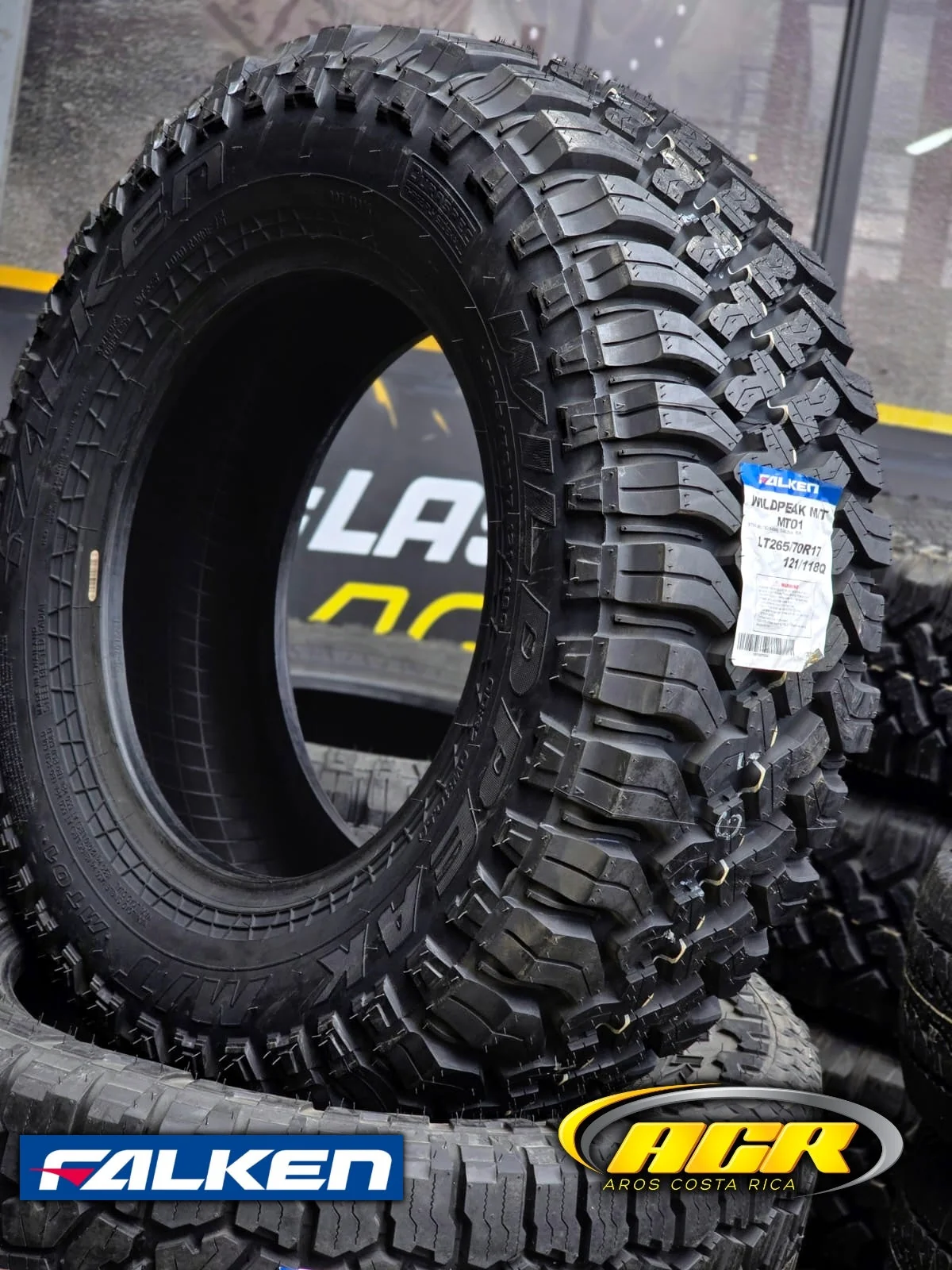 285/70R17 Falken Wildpeak MT01