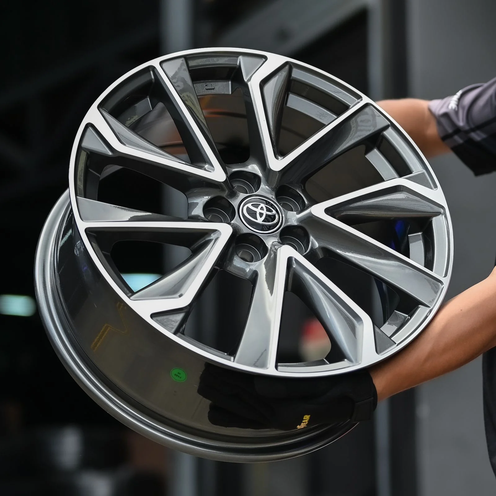 AD75H-206 17X7 5X100 ET40 CB54.1