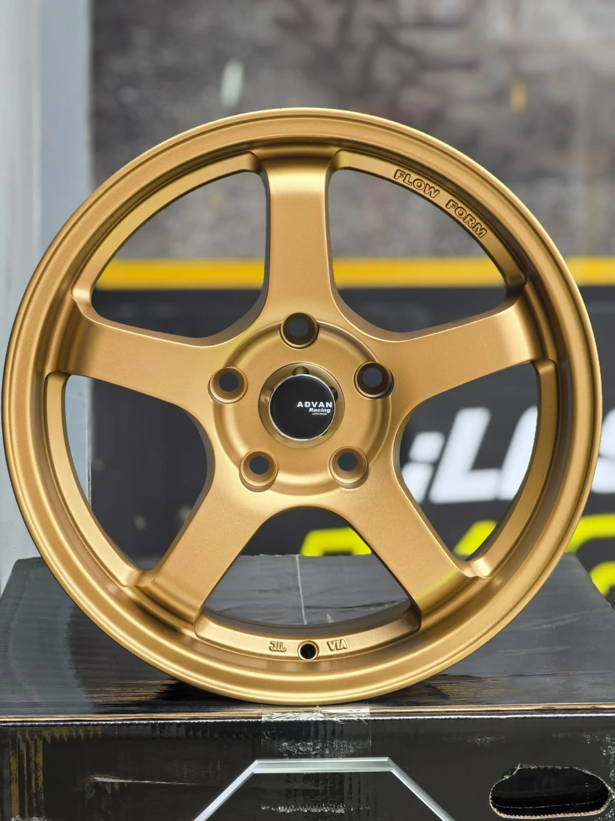 AD85H-159 18X8 5X114.3 ET38 CB73.1