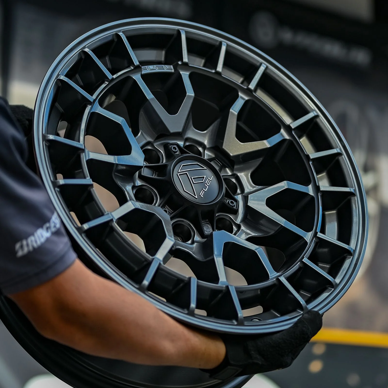 AOD74X46H-87 FUEL REVOLT 17X9 6X139 ET-12 CB106