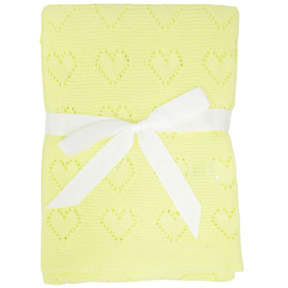 Frazada crochet amarillo con corazones para bebé